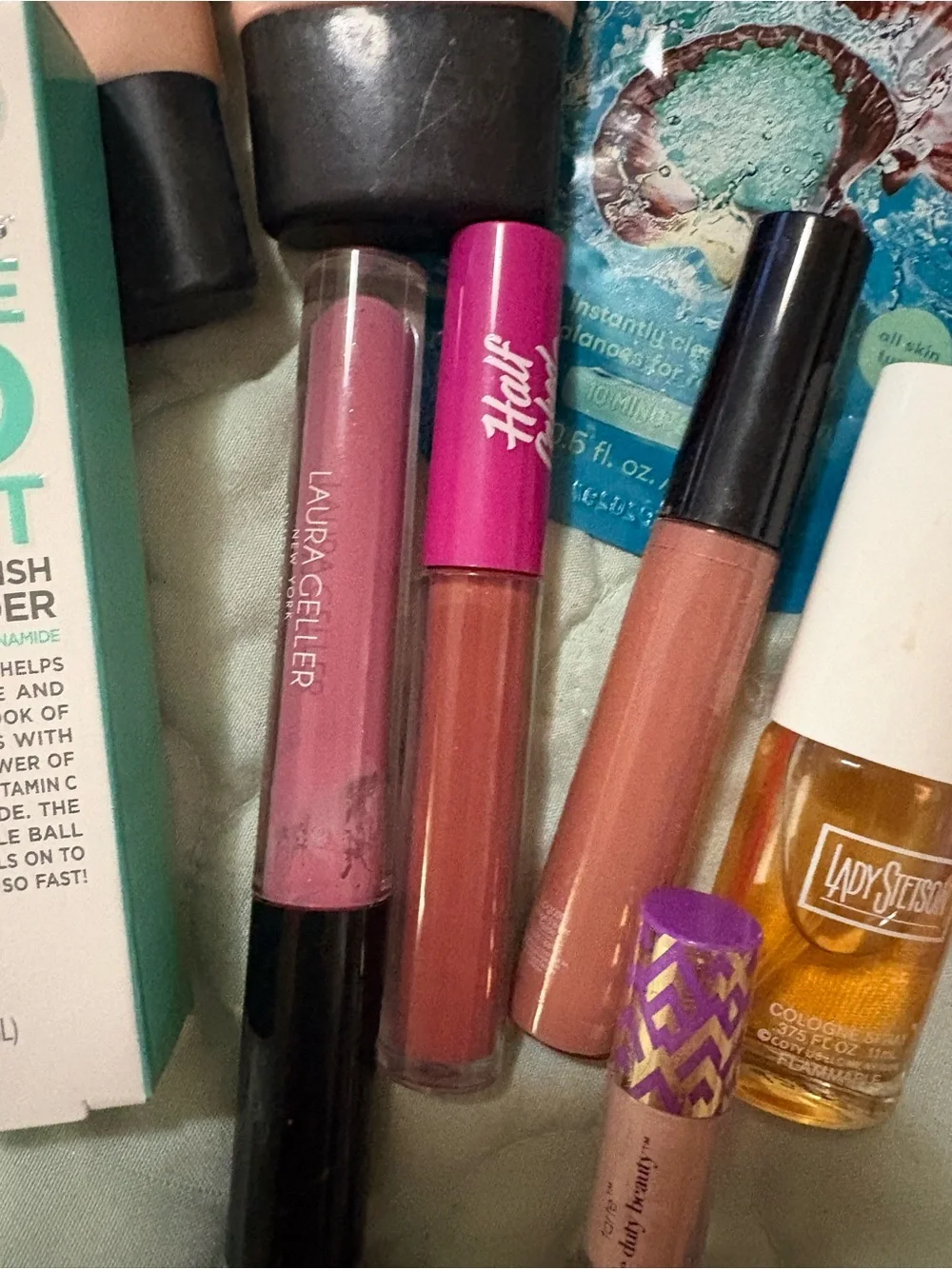 Women’s HUGE lot of makeup and accessories 27 pieces!!